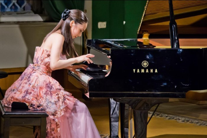 松田華音